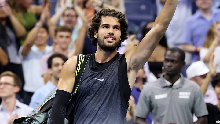 Tennis - U.S. Open - Flushing Meadows, New York, United States - September 9, 2026 Spain's Carlos Alcaraz walks off the court after losing his quarter-final match against Ben Shelton of the U.S. IMAGN IMAGES via Reuters/Geoff Burke Tennis - U.S. Open - Flushing Meadows, New York, United States - September 9, 2026 Spain's Carlos Alcaraz walks off the court after losing his quarter-final match against Ben Shelton of the U.S. IMAGN IMAGES via Reuters/Geoff Burke