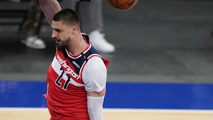 Mar 25, 2021; New York, New York, USA; Washington Wizards' Alex Len (27) dunks the ball during the first half of an NBA basketball game against the New York Knicks at Madison Square Garden. Mandatory Credit: Frank Franklin II/POOL PHOTOS-Imagn Images