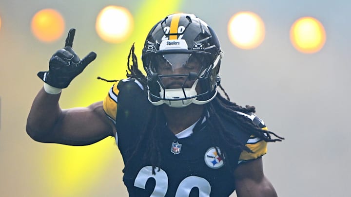 Nov 2, 2025; Pittsburgh, Pennsylvania, USA; Pittsburgh Steelers safety Kyle Dugger (29) enters the field before the game against the Indianapolis Colts at Acrisure Stadium. Mandatory Credit: Barry Reeger-Imagn Images Nov 2, 2025; Pittsburgh, Pennsylvania, USA; Pittsburgh Steelers safety Kyle Dugger (29) enters the field before the game against the Indianapolis Colts at Acrisure Stadium. Mandatory Credit: Barry Reeger-Imagn Images