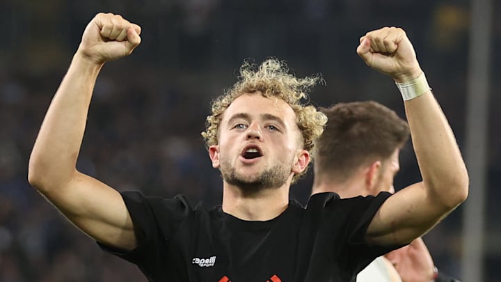 Benedict Hollerbach feiert den Aufstieg in die 2. Bundesliga