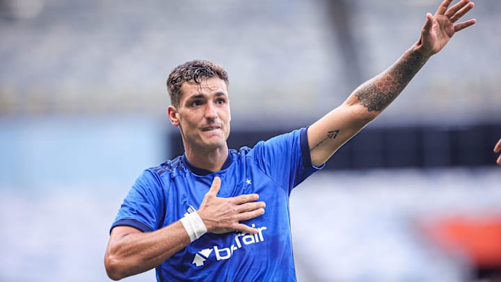 Dinenno soma quatro gols na temporada