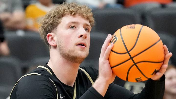 Purdue Boilermakers guard Jack Benter (14) practices. Purdue Boilermakers guard Jack Benter (14) practices.