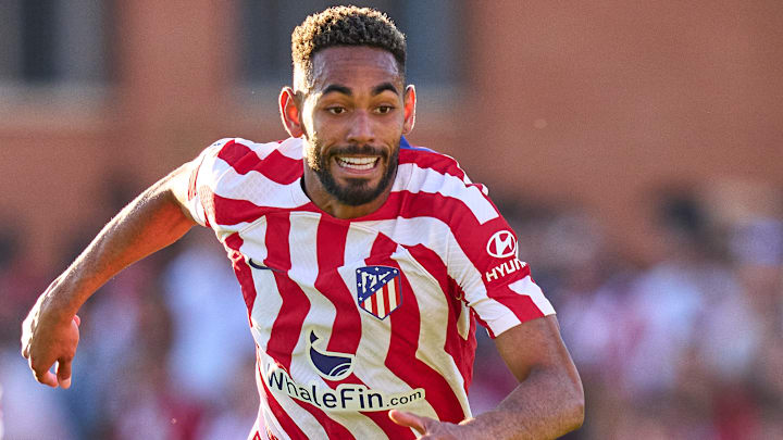 Brasileiro começou a temporada na reserva e pode mudar de ares