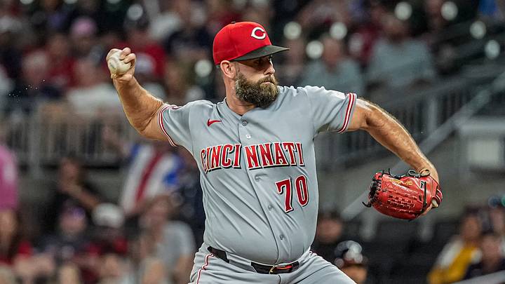 Sep 22, 2026; Cumberland, Georgia, USA; Cincinnati Reds pitcher Tejay Antone (70) pitches against the Atlanta Braves during the eighth inning at Truist Park. Mandatory Credit: Dale Zanine-Imagn Images Sep 22, 2026; Cumberland, Georgia, USA; Cincinnati Reds pitcher Tejay Antone (70) pitches against the Atlanta Braves during the eighth inning at Truist Park. Mandatory Credit: Dale Zanine-Imagn Images
