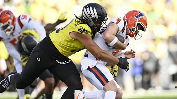 With the offense reloading Matayo Uiagalelei and the Oregon defense will have to take a bigger share of the load in the Ducks' 2025 title quest. Mandatory Credit: Troy Wayrynen-Imagn Images