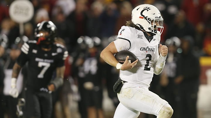 Cincinnati Bearcats' quarterback Brendan Sorsby (2) runs for a touchdown against Iowa State during the fourth quarter in the week-12 NCAA football at Jack Trice Stadium on Saturday, Nov. 16, 2024, in Ames, Iowa. Cincinnati Bearcats' quarterback Brendan Sorsby (2) runs for a touchdown against Iowa State during the fourth quarter in the week-12 NCAA football at Jack Trice Stadium on Saturday, Nov. 16, 2024, in Ames, Iowa.