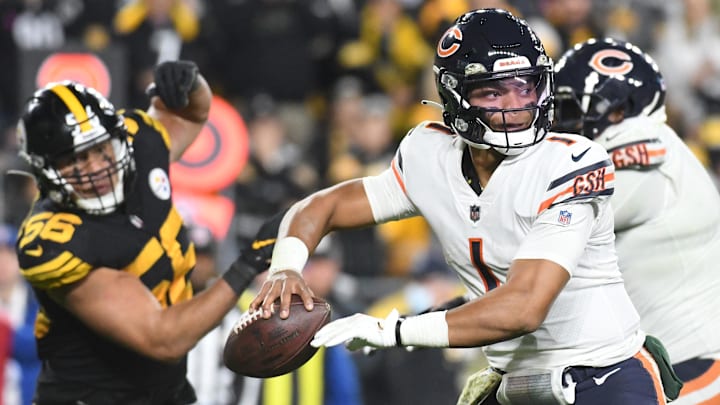 Justin Fields' throwing in Pittsburgh at minicamp and OTAs reportedly was less impressive than in this game the Bears played there in 2021.