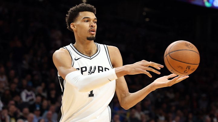 San Antonio Spurs v Phoenix Suns - Emirates NBA Cup