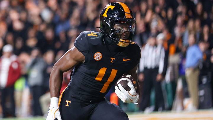 Nov 1, 2025; Knoxville, Tennessee, USA; Tennessee Volunteers wide receiver Mike Matthews (4) scores a touchdown against the Oklahoma Sooners during the second half at Neyland Stadium. Mandatory Credit: Randy Sartin-Imagn Images Nov 1, 2025; Knoxville, Tennessee, USA; Tennessee Volunteers wide receiver Mike Matthews (4) scores a touchdown against the Oklahoma Sooners during the second half at Neyland Stadium. Mandatory Credit: Randy Sartin-Imagn Images