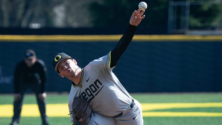 Grayson Grinsell gave the Ducks eight innings of two-hit baseball in East Lansing but the bats went quiet as Oregon lost a 2-0 shutout to the Spartans.
