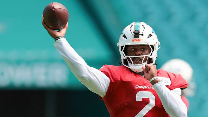 Miami Dolphins quarterback Malik Willis (2) throws the football during practice at Hard Rock Stadium. Miami Dolphins quarterback Malik Willis (2) throws the football during practice at Hard Rock Stadium.