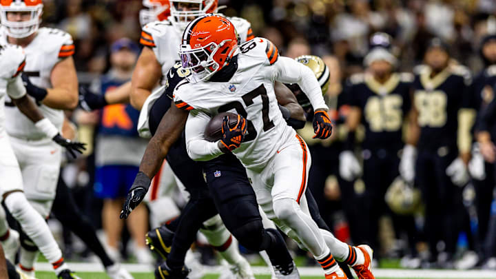 Nov 17, 2024; New Orleans, Louisiana, USA; Cleveland Browns wide receiver Kadarius Toney (87) rushes against the New Orleans Saints during the first half at Caesars Superdome. Mandatory Credit: Stephen Lew-Imagn Images Nov 17, 2024; New Orleans, Louisiana, USA; Cleveland Browns wide receiver Kadarius Toney (87) rushes against the New Orleans Saints during the first half at Caesars Superdome. Mandatory Credit: Stephen Lew-Imagn Images