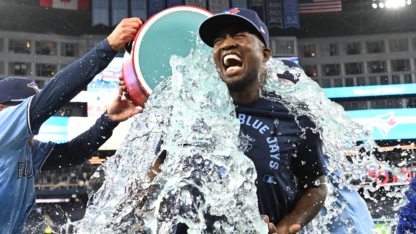 Blue Jays' Santander replacement fitting in on and off the field