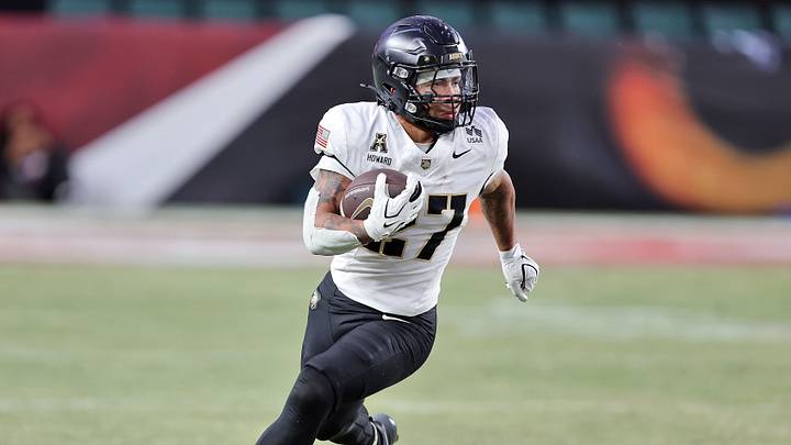 Sep 25, 2026; Philadelphia, Pennsylvania, USA; Army Black Knights wide receiver Samari Howard (27) runs the ball against the Temple Owls during the second half at Lincoln Financial Field. Mandatory Credit: Danny Wild-Imagn Images Sep 25, 2026; Philadelphia, Pennsylvania, USA; Army Black Knights wide receiver Samari Howard (27) runs the ball against the Temple Owls during the second half at Lincoln Financial Field. Mandatory Credit: Danny Wild-Imagn Images