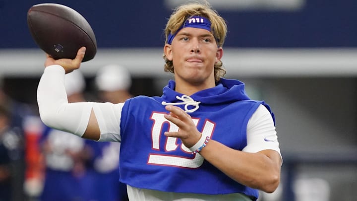Sep 14, 2025; Arlington, Texas, USA; New York Giants quarterback Jaxson Dart (6) warms up before the game against the Dallas Cowboys at AT&T Stadium. Mandatory Credit: Raymond Carlin III-Imagn Images Sep 14, 2025; Arlington, Texas, USA; New York Giants quarterback Jaxson Dart (6) warms up before the game against the Dallas Cowboys at AT&T Stadium. Mandatory Credit: Raymond Carlin III-Imagn Images