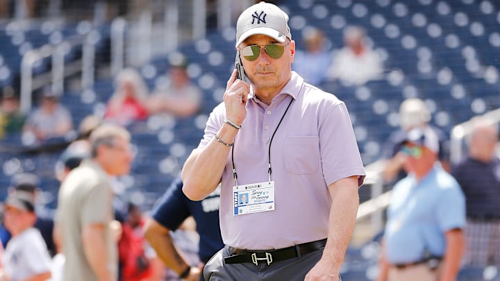 Brian Cashman y los Yankees buscarán un campocorto