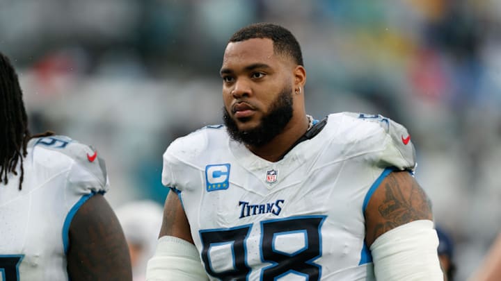 Dec 29, 2024; Jacksonville, Florida, USA; Tennessee Titans defensive tackle Jeffery Simmons (98) heads to the locker room for half time against the Jacksonville Jaguars at EverBank Stadium. Mandatory Credit: Morgan Tencza-Imagn Images Dec 29, 2024; Jacksonville, Florida, USA; Tennessee Titans defensive tackle Jeffery Simmons (98) heads to the locker room for half time against the Jacksonville Jaguars at EverBank Stadium. Mandatory Credit: Morgan Tencza-Imagn Images