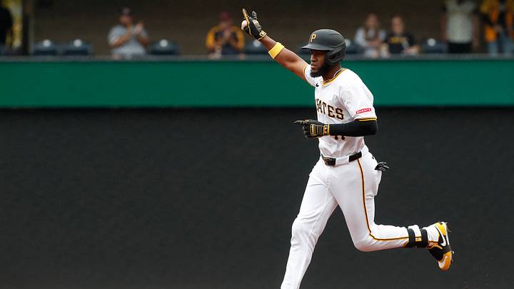 Pittsburgh Pirates right fielder Bryan De La Cruz.
