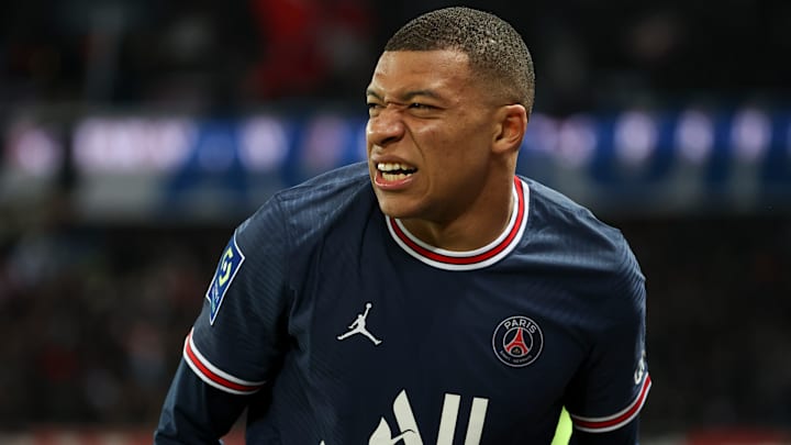 Kylian Mbappé sofreu pisão no pé e é dúvida para o jogo de volta das oitavas de final da Champions League.