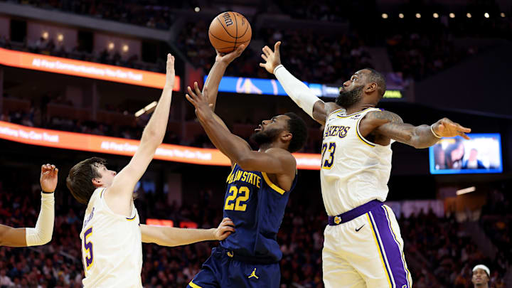 Los Angeles Lakers v Golden State Warriors