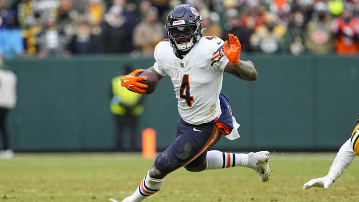 Jan 5, 2025; Green Bay, Wisconsin, USA; Chicago Bears running back D'Andre Swift (4) during the game against the Green Bay Packers at Lambeau Field. Mandatory Credit: Jeff Hanisch-Imagn Images Jan 5, 2025; Green Bay, Wisconsin, USA; Chicago Bears running back D'Andre Swift (4) during the game against the Green Bay Packers at Lambeau Field. Mandatory Credit: Jeff Hanisch-Imagn Images