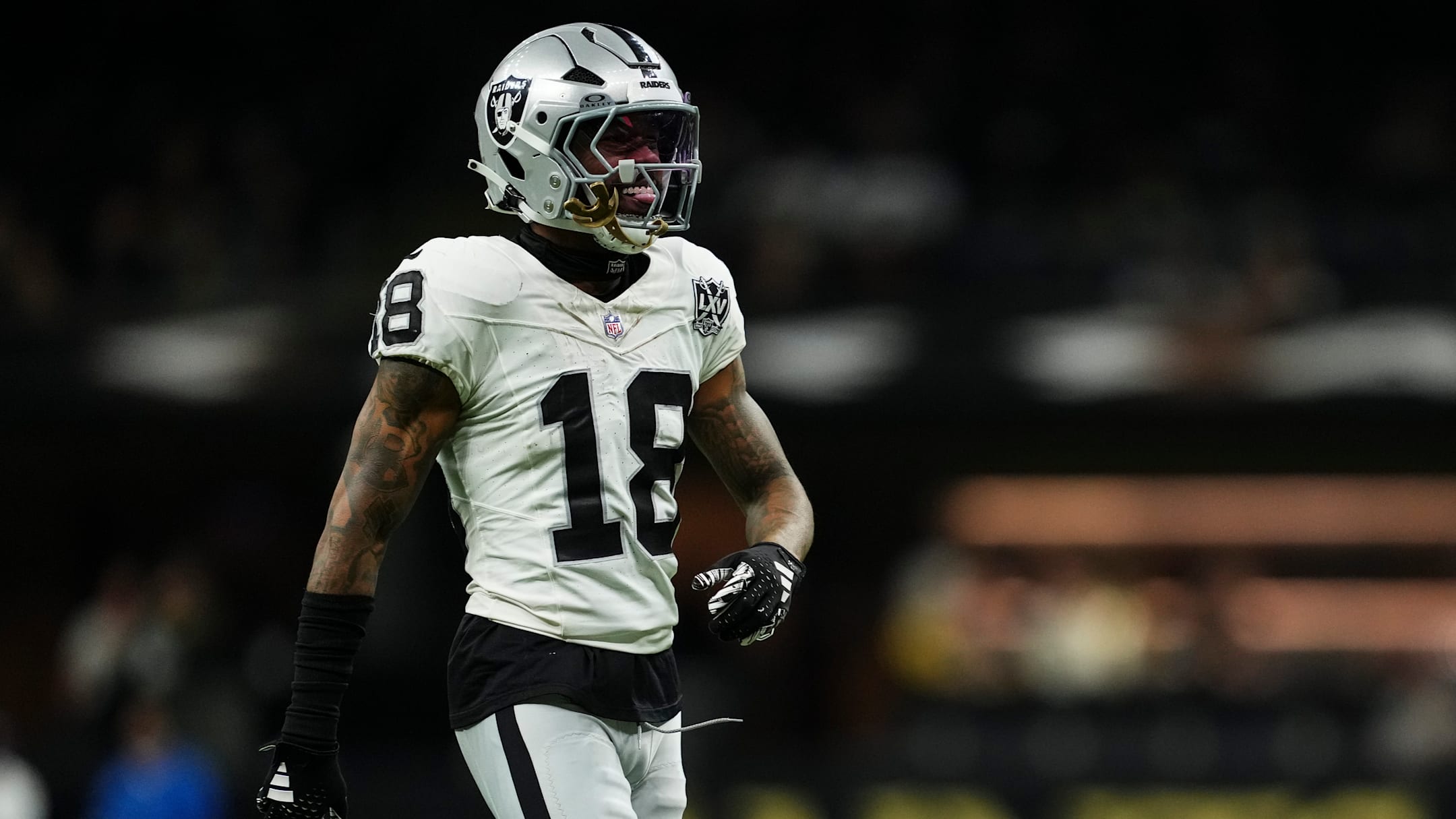 Polarizing former Raiders starter without a job deserves a training camp invite