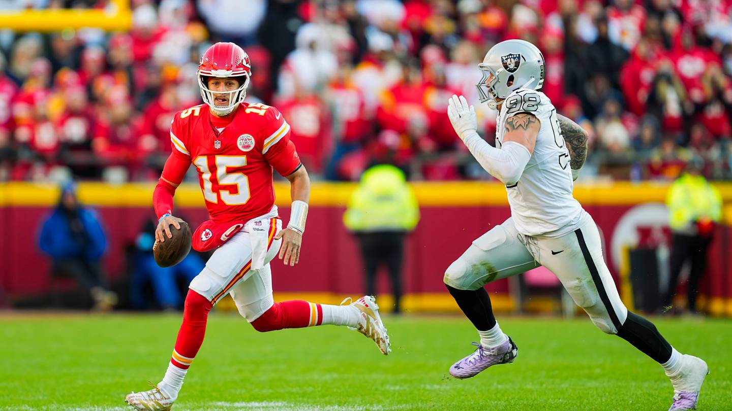 NFL Week 4 Picks: Raiders Upset Chiefs, Saints-Falcons Battle