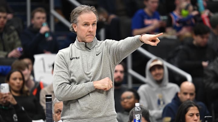 Feb 3, 2026; Washington, District of Columbia, USA; Washington Wizards head coach Brian Keefe points from the bench during a game against the New York Knicks during the first quarter at Capital One Arena. Mandatory Credit: Rafael Suanes-Imagn Images