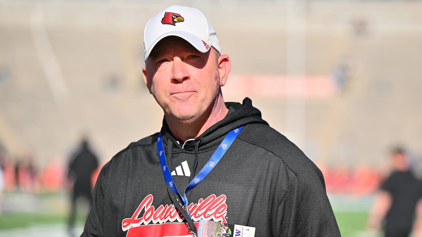Louisville fans reminded of Jeff Brohm’s secret weapon after depth
