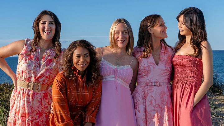 THE FIVE STAR WEEKEND -- Pictured: (l-r) D'Arcy Carden as Brooke, Regina Hall as Dru-Ann, Chloë Sevigny as Tatum, Jennifer Garner as Hollis, Gemma Chan as Gigi 