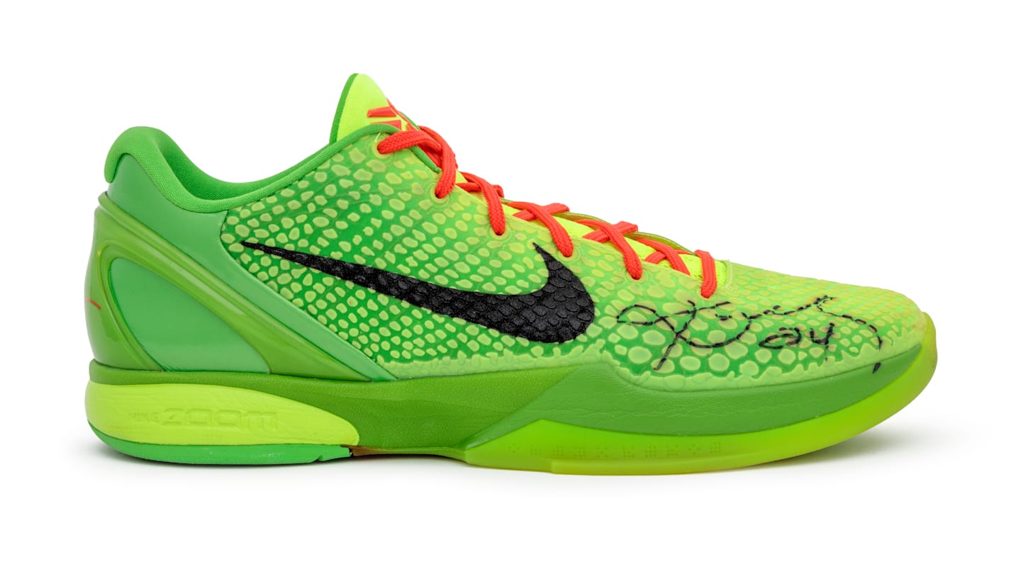 Kobe Bryant's Game-Worn Nike Kobe 6 "Grinch" Hit Auction Block