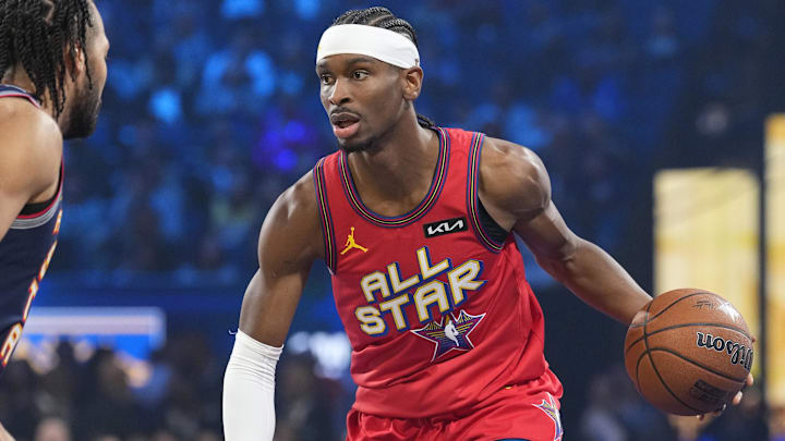 Feb 16, 2025; San Francisco, CA, USA; Chuck’s Global Stars guard Shai Gilgeous-Alexander (2) of the Oklahoma City Thunder controls the ball during the 2025 NBA All Star Game at Chase Center. Mandatory Credit: Kyle Terada-Imagn Images