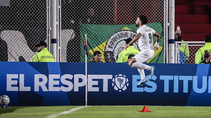 Gabigol vem de marcar gol na Sul-Americana