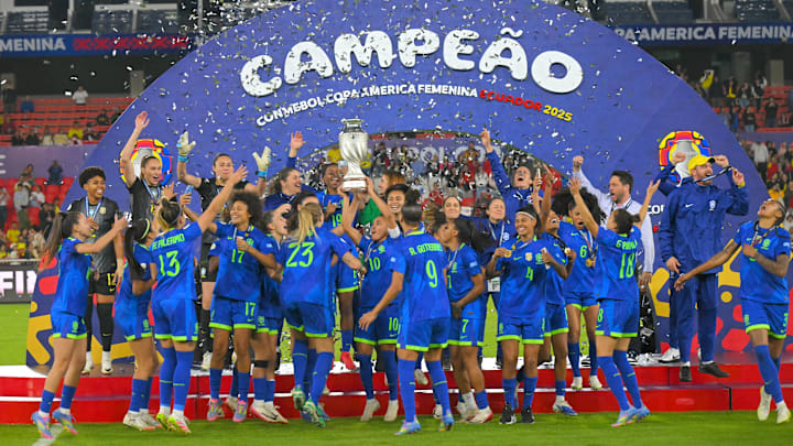 Brasil venceu Colômbia em jogo de oito gols