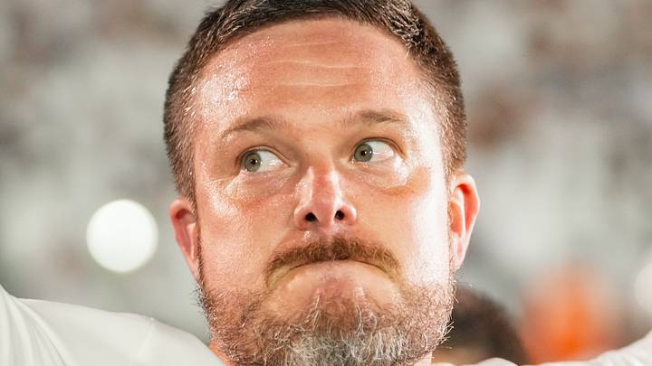 Oregon Ducks coach Dan Lanning Oregon Ducks coach Dan Lanning