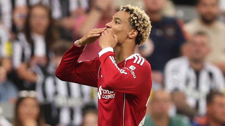 Newcastle United v Liverpool - Premier League