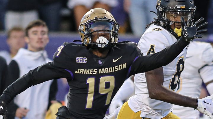 James Madison cornerback D'Angelo Ponds in coverage against Appalachian State. James Madison cornerback D'Angelo Ponds in coverage against Appalachian State.