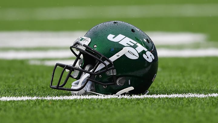 Dec 29, 2019; Orchard Park, New York, USA; General view of a New York Jets helmet prior to the game against the Buffalo Bills at New Era Field. Mandatory Credit: Rich Barnes-Imagn Images Dec 29, 2019; Orchard Park, New York, USA; General view of a New York Jets helmet prior to the game against the Buffalo Bills at New Era Field. Mandatory Credit: Rich Barnes-Imagn Images