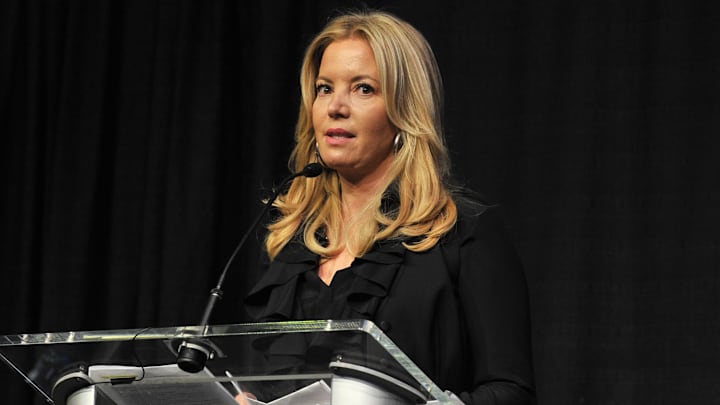 Jeanie Buss viene siendo la mandamás de Los Angeles Lakers en los últimos años