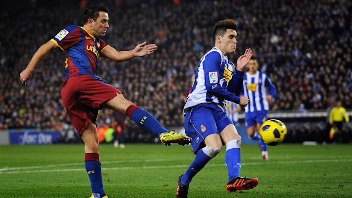 Los mejores momentos de Xavi como jugador ante uno de sus máximos rivales Los mejores momentos de Xavi como jugador ante uno de sus máximos rivales