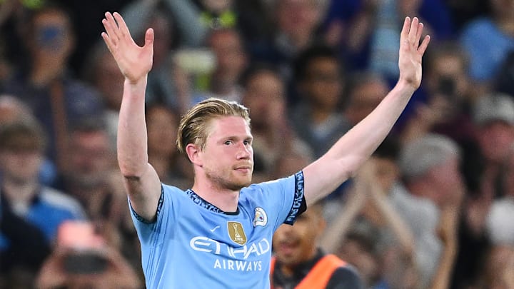 Kevin De Bruyne a fait ses adieux au public mancunien. Kevin De Bruyne a fait ses adieux au public mancunien.