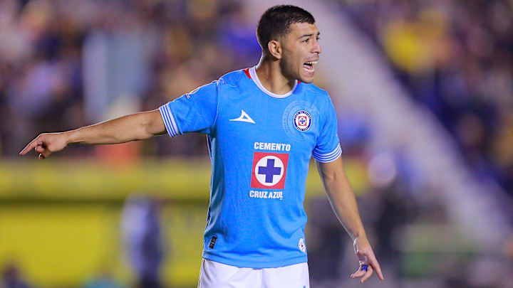 Erik Lira debe tener cuidado de no recibir una amarilla o se perderá la última jornada