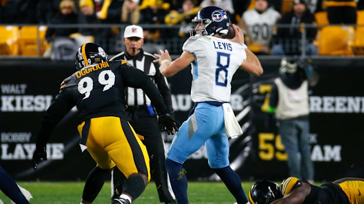 Tennessee Titans v Pittsburgh Steelers