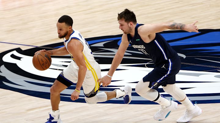 Warriors visitan a los Mavericks