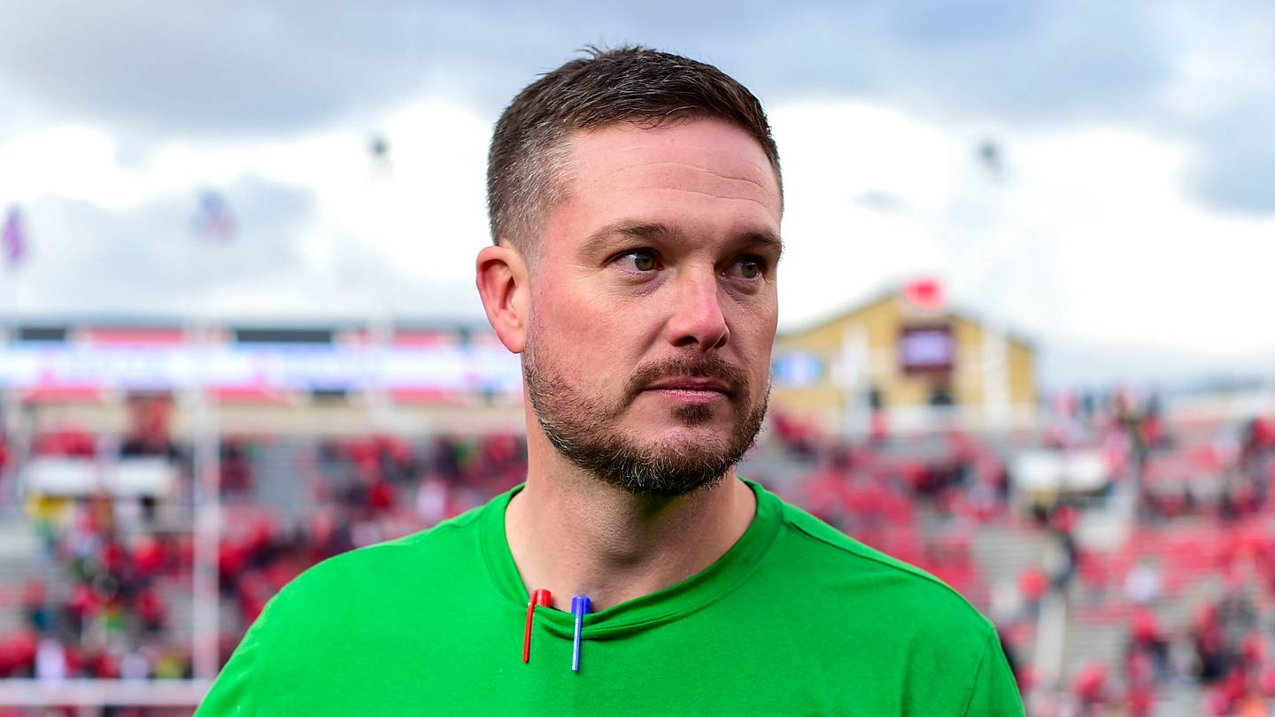 Dan Lanning Confronts Oregon Ducks' Costly Penalties, Crucial Facemask Call