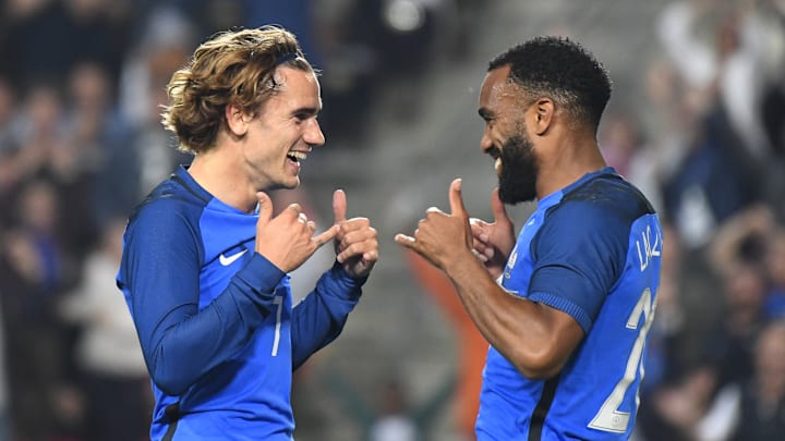 Alexandre Lacazette est revenu sur la retraite internationale d'Antoine Griezmann.