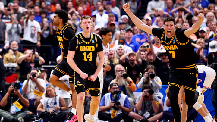 The first weekend of the NCAA Tournament is behind us and with the Sweet 16 and Elite Eight on the horizon, here's a look at the updated bracket.