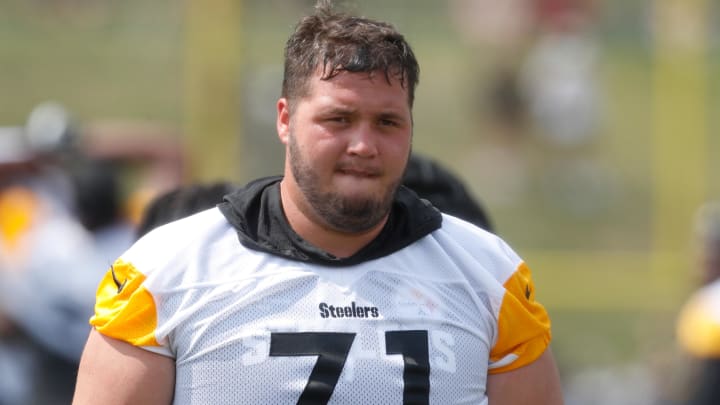 Jul 27, 2023; Latrobe, PA, USA; Pittsburgh Steelers guard Nate Herbig (71) participates in drills during training camp at Saint Vincent College. Mandatory Credit: Charles LeClaire-USA TODAY Sports Jul 27, 2023; Latrobe, PA, USA; Pittsburgh Steelers guard Nate Herbig (71) participates in drills during training camp at Saint Vincent College. Mandatory Credit: Charles LeClaire-USA TODAY Sports