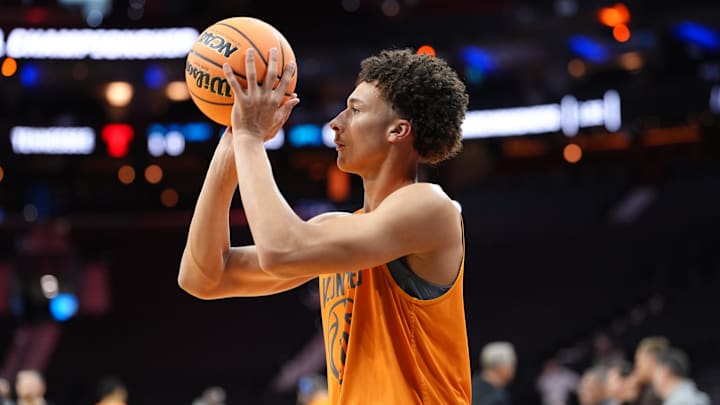 Mar 19, 2026; Philadelphia, PA, USA; Tennessee Volunteers forward Nate Ament (10) shoots during a practice session ahead of the first round of the men's 2026 NCAA Tournament at Xfinity Mobile Arena. Mandatory Credit: Kyle Ross-Imagn Images Mar 19, 2026; Philadelphia, PA, USA; Tennessee Volunteers forward Nate Ament (10) shoots during a practice session ahead of the first round of the men's 2026 NCAA Tournament at Xfinity Mobile Arena. Mandatory Credit: Kyle Ross-Imagn Images
