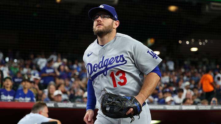 Jun 4, 2026; Phoenix, Arizona, USA; Los Angeles Dodgers third baseman Max Muncy (13) runs out to the field before the game against the Arizona Diamondbacks at Chase Field. Mandatory Credit: Anna Carrington-Imagn Images Jun 4, 2026; Phoenix, Arizona, USA; Los Angeles Dodgers third baseman Max Muncy (13) runs out to the field before the game against the Arizona Diamondbacks at Chase Field. Mandatory Credit: Anna Carrington-Imagn Images